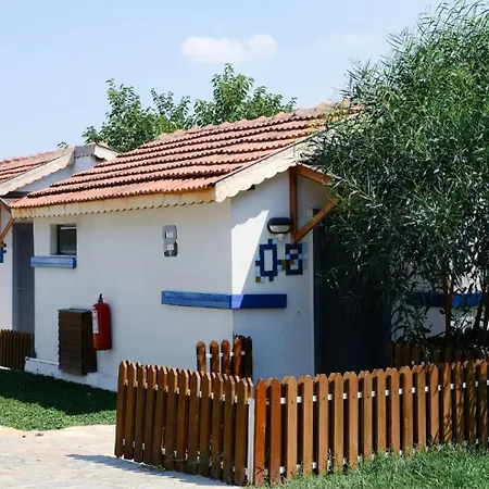 מלון Maya Bistro &