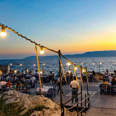 Maya Bistro & מלון Siğacık