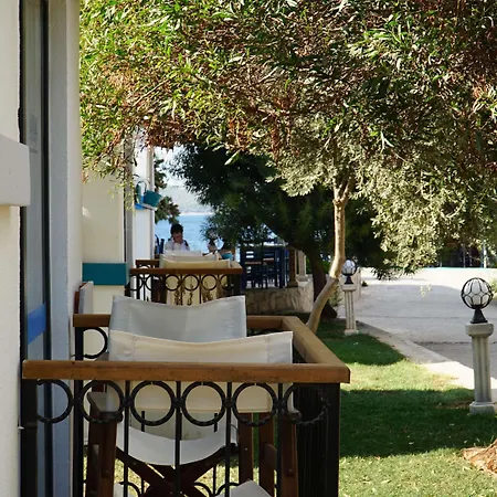 מלון Maya Bistro & 4*