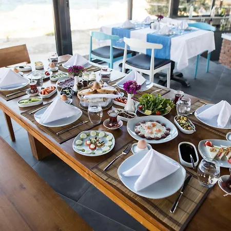 Maya Bistro & Sigacik