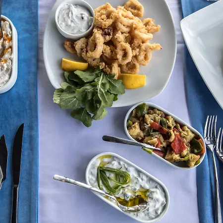 Maya Bistro & 4*
