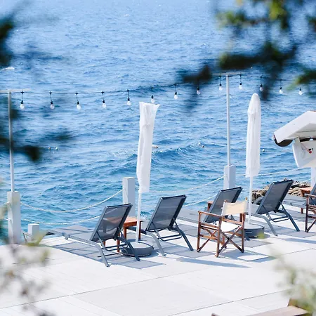 Maya Bistro & Hotel 4*