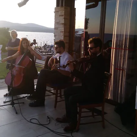 Maya Bistro & Hotel Siğacık