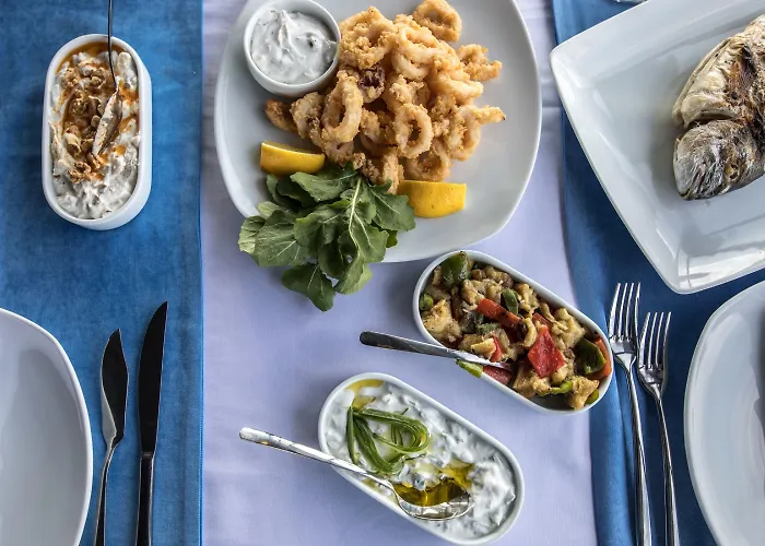 Maya Bistro & 4*