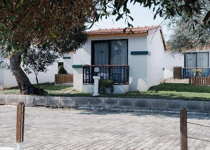 Maya Bistro & Hotel 4*
